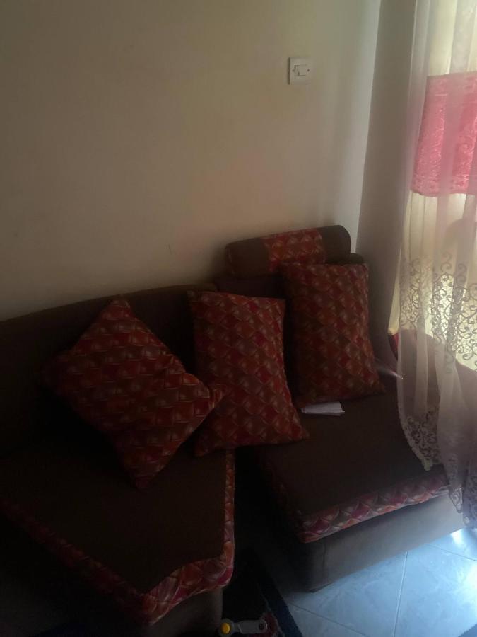 Room In Guest Room - Single Bedroom Sitting Room Kampala Exterior foto